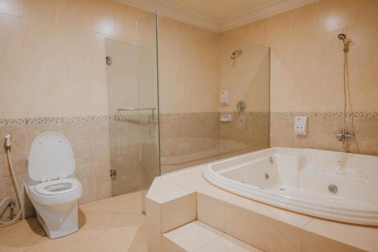 Reddoorz Premium @ Jalan Pal 10 Jambi Hotell Exteriör bild