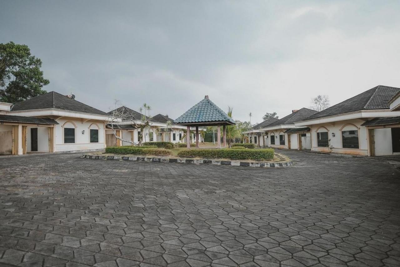Reddoorz Premium @ Jalan Pal 10 Jambi Hotell Exteriör bild