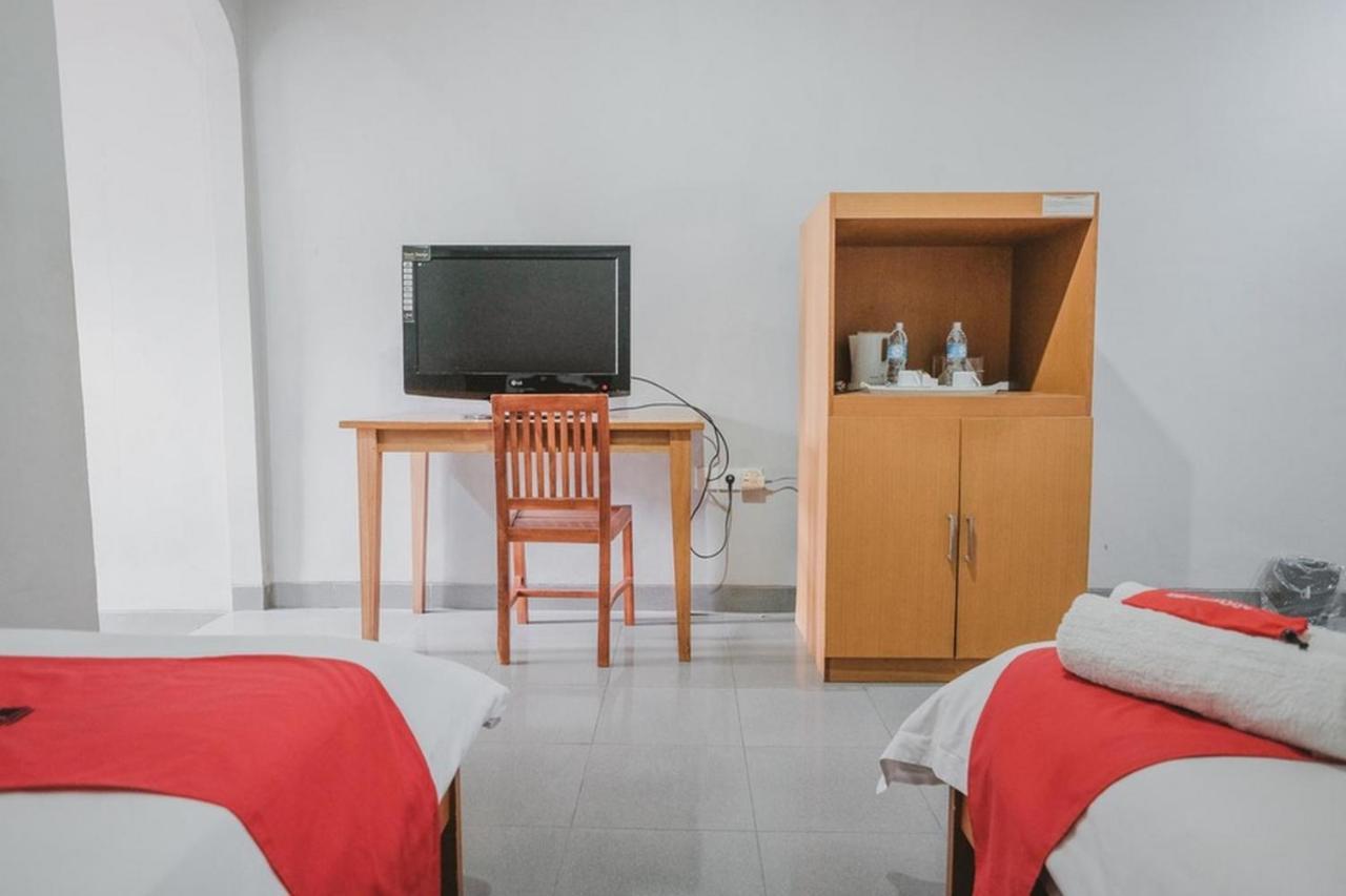 Reddoorz Premium @ Jalan Pal 10 Jambi Hotell Exteriör bild