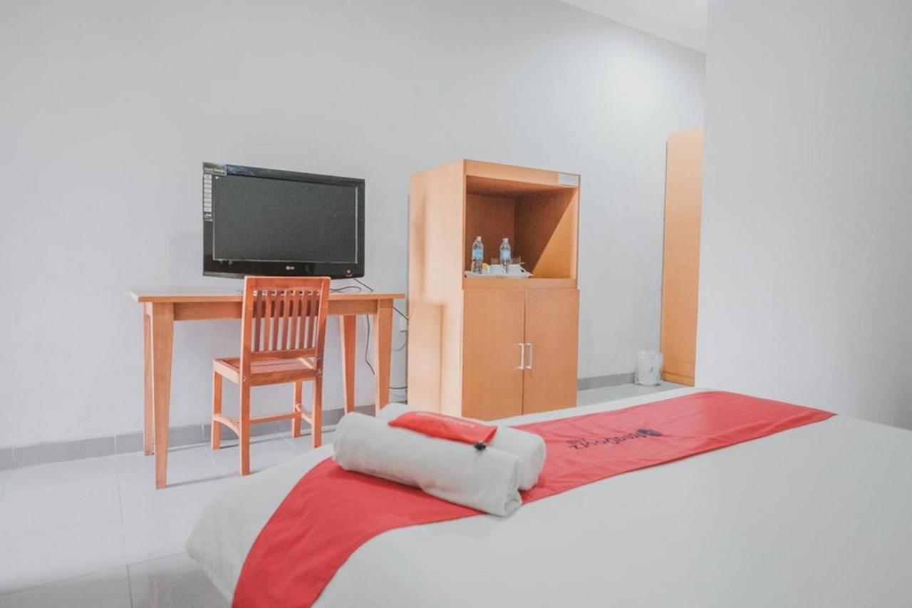 Reddoorz Premium @ Jalan Pal 10 Jambi Hotell Exteriör bild